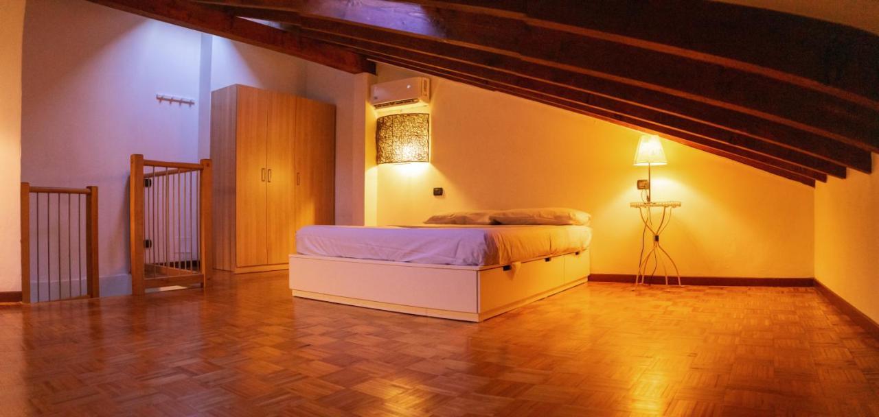 Appartement La Casa Di Ale à Lecco Extérieur photo