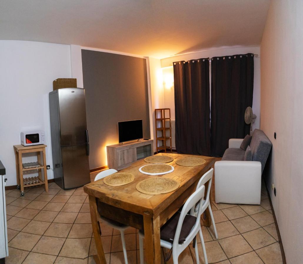 Appartement La Casa Di Ale à Lecco Extérieur photo