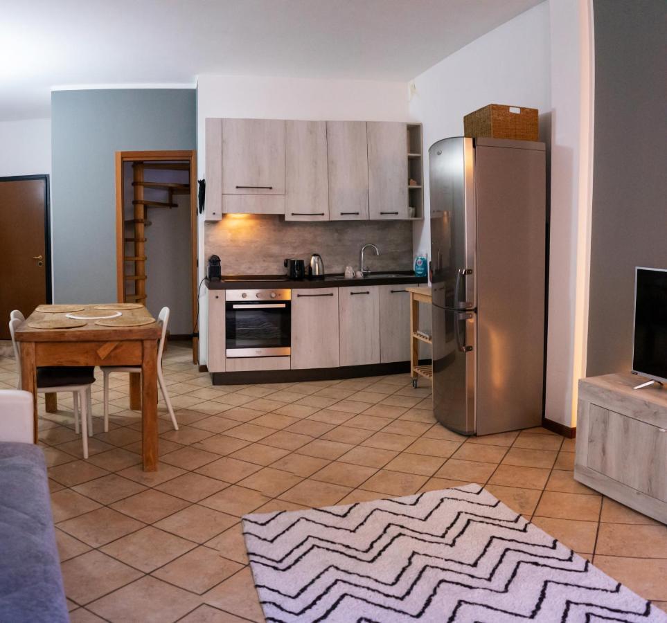 Appartement La Casa Di Ale à Lecco Extérieur photo