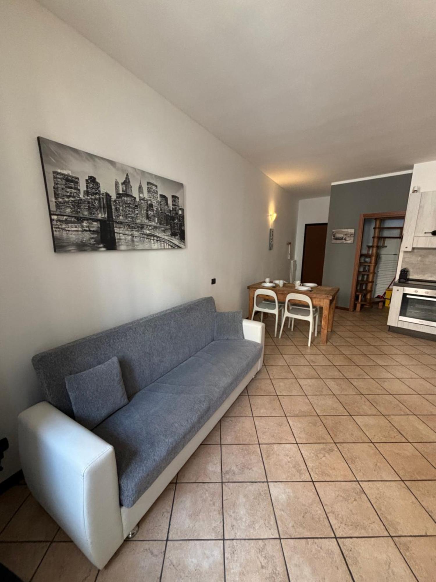 Appartement La Casa Di Ale à Lecco Extérieur photo